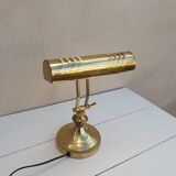 Banker's lamp to table