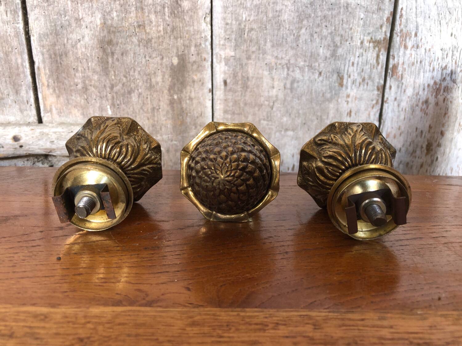 Set of 3 pine cones curtain rod golden bronze