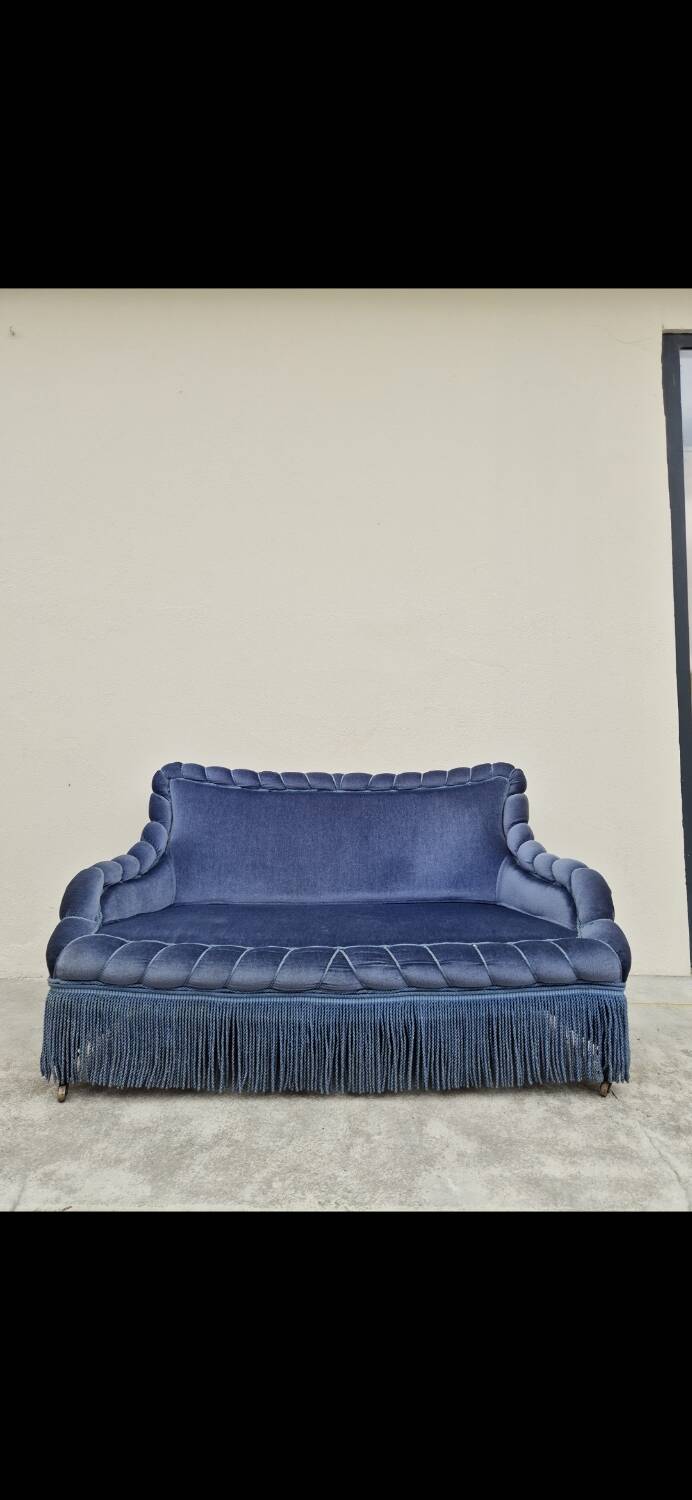 Napoleon III period blue velvet toad sofa