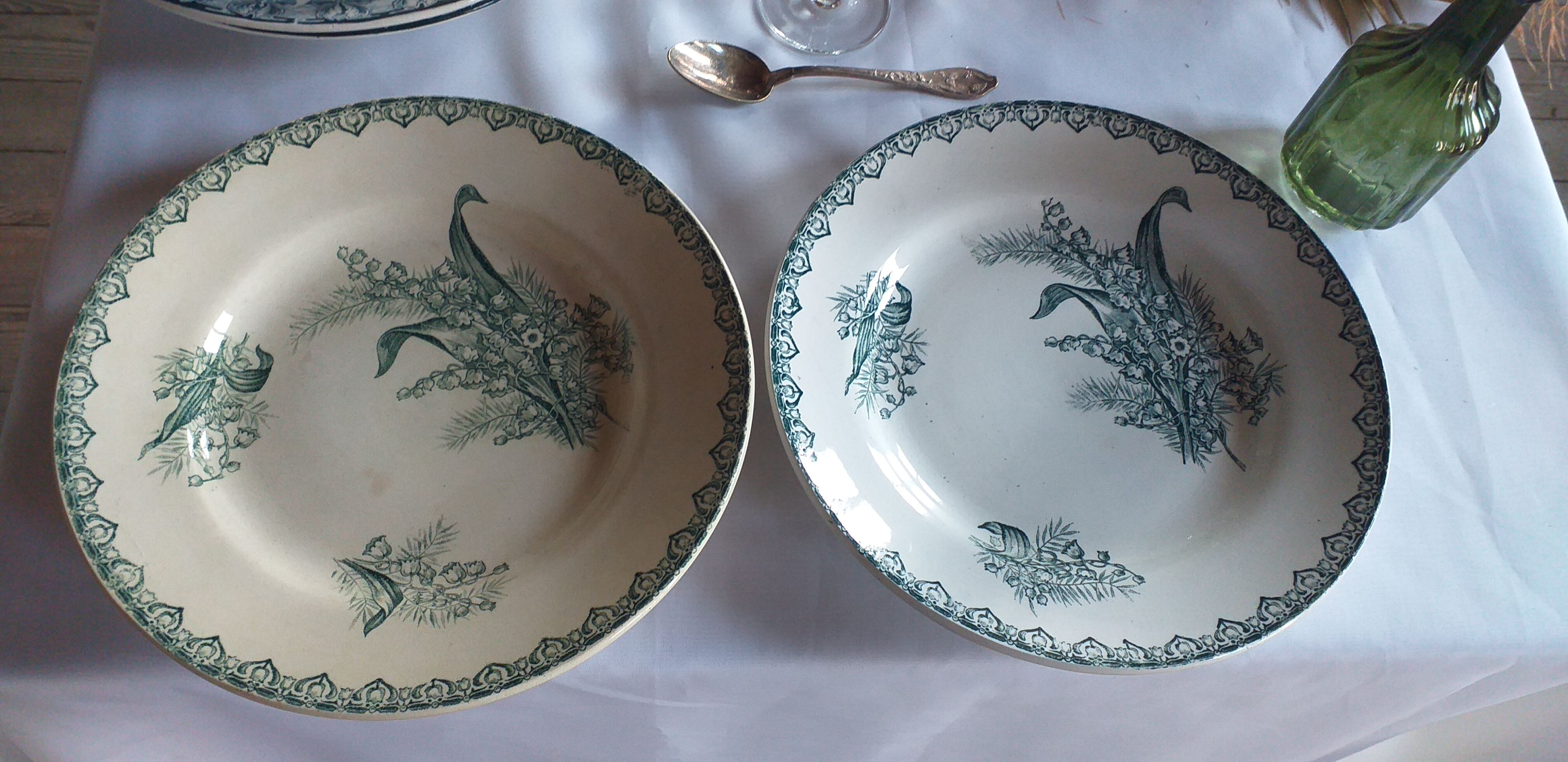 Flat porcelain plate st Amandinoise st amand model thrush