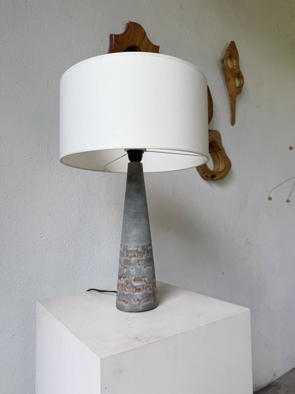 Lampe de table céramique bleue style 1950