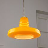 Lampe à suspension italienne du milieu du siècle en verre jaune et laiton