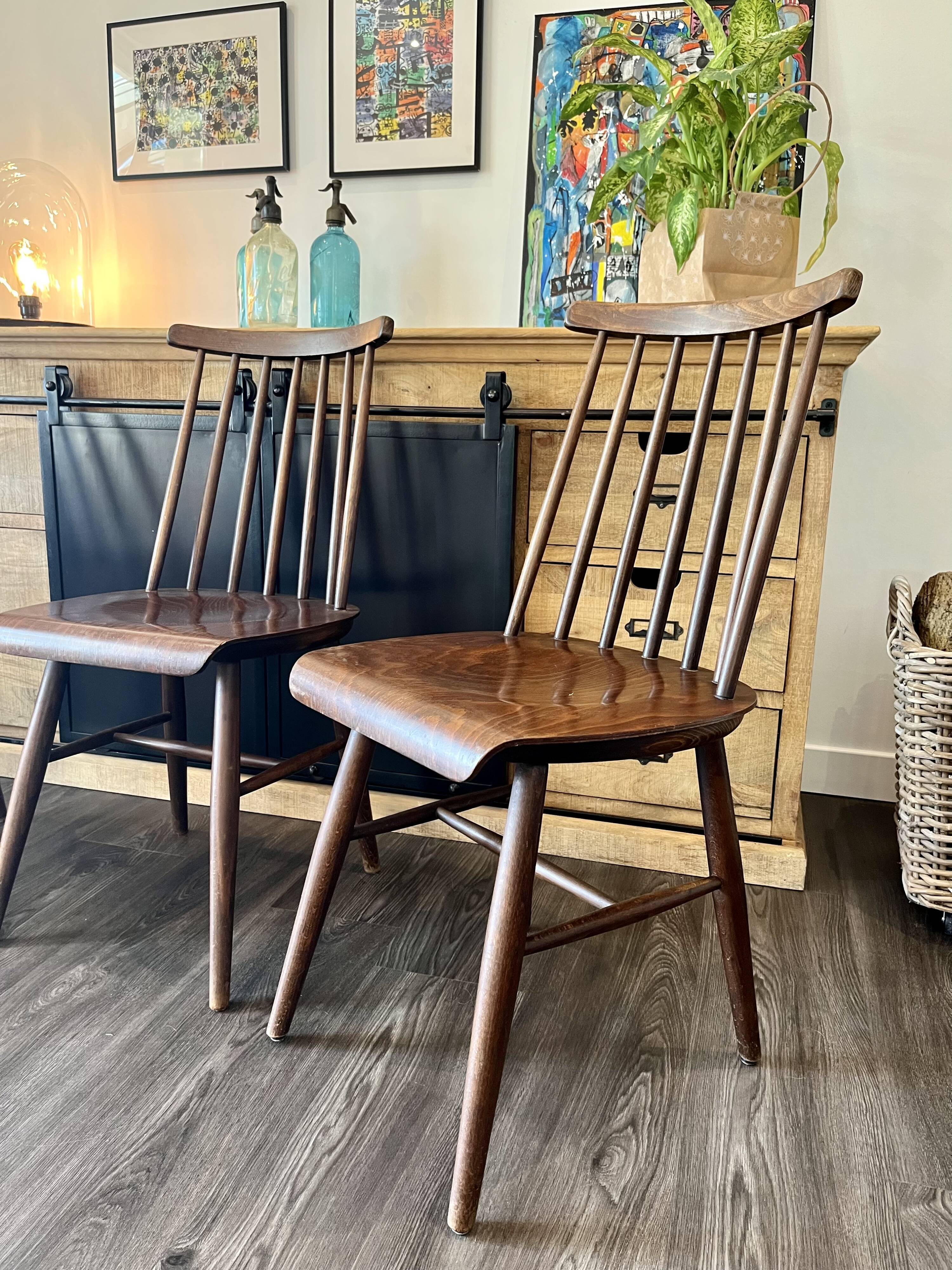 Trio de chaises bistrot fanett d'Ilmari Tapiovaara