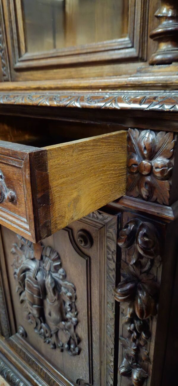 Buffet bibliothèque deux corps ancien en bois sculpté