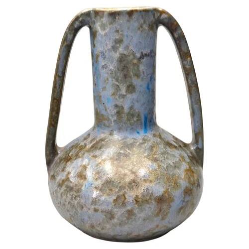 Art ceramic vase by Jean de Veyle, France, circa 1900, iridescent glazed, 16 cm.