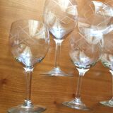 Set of 8 glasses of chiseled wine