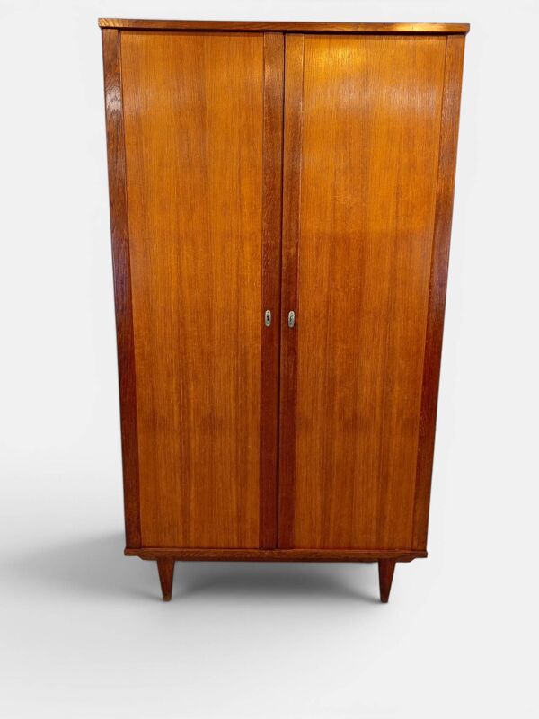 Armoire vintage à pieds compas en placage de chêne – Années 50