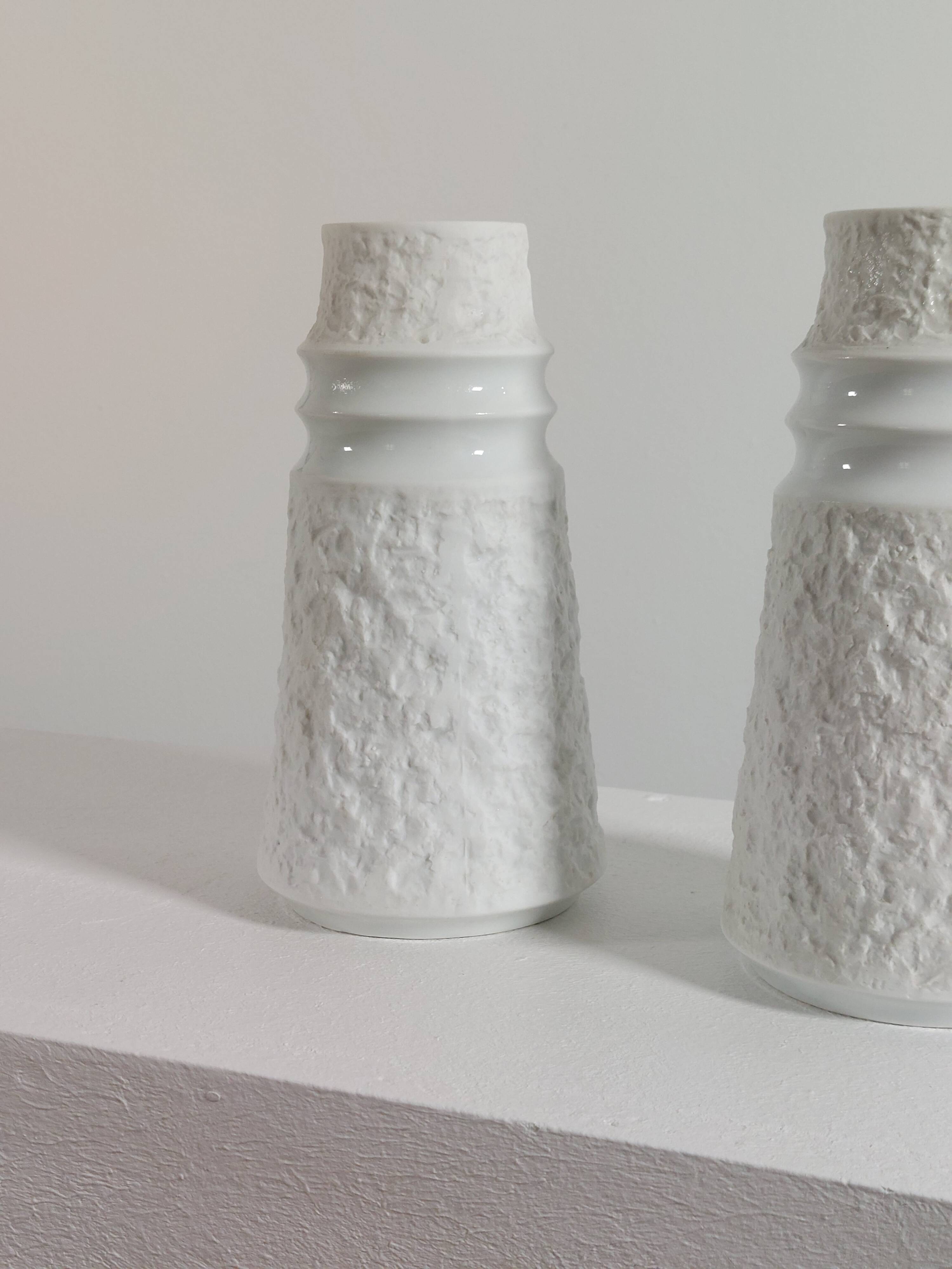 Paire de vases en porcelaine vintage de biscuits par KPM Bavaria