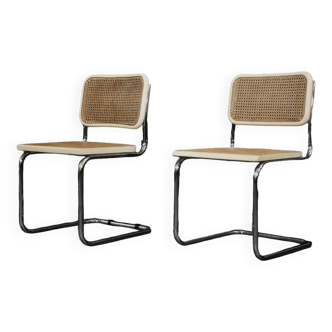 Lot de 2 chaises vintage italiennes modernes en bois blanc et en osier français du milieu du siècle