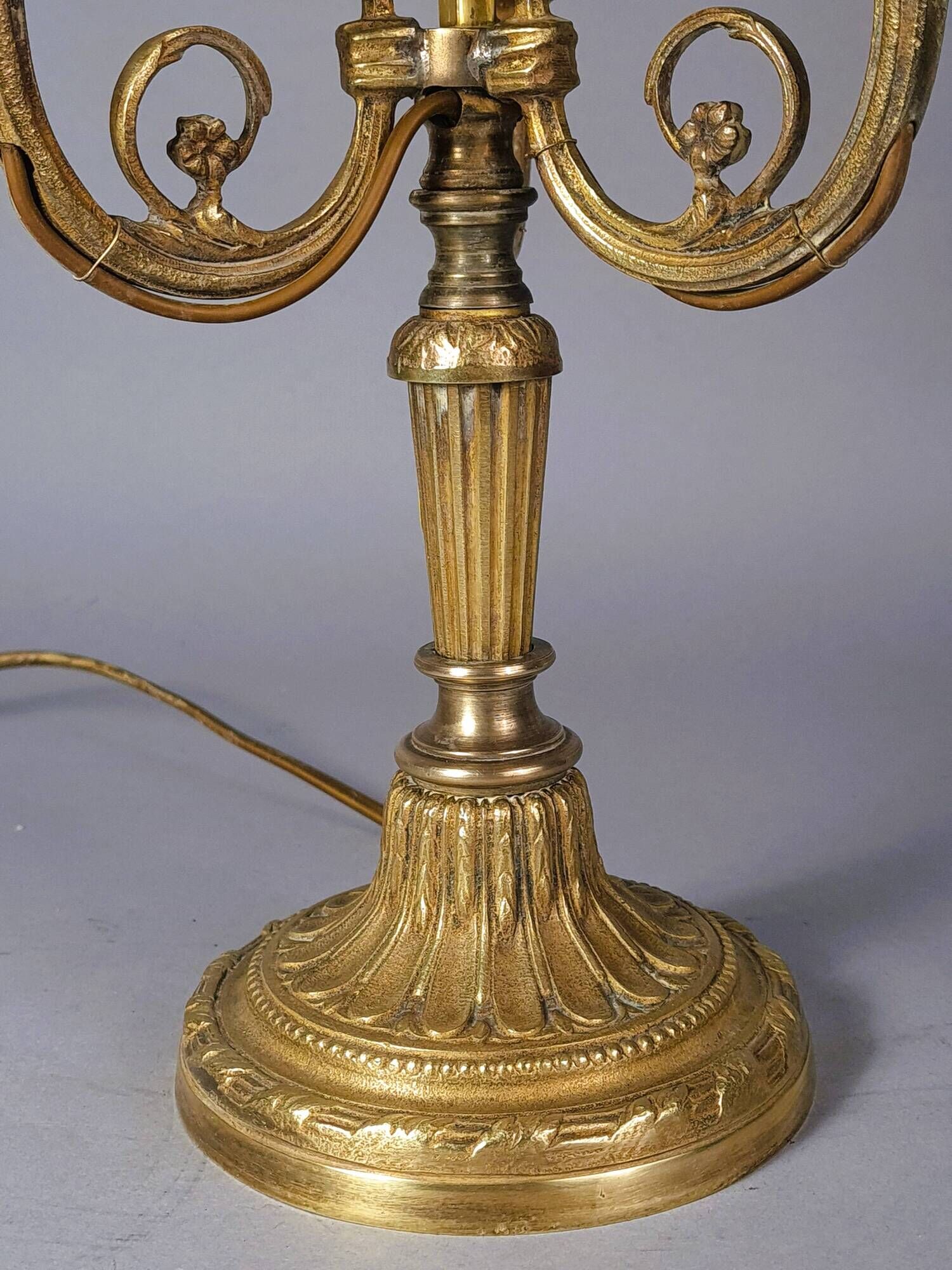 Old bronze & sheet metal bouillote lamp with 3 lights, electrified Good condition S192
