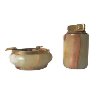Ensemble briquet et cendrier