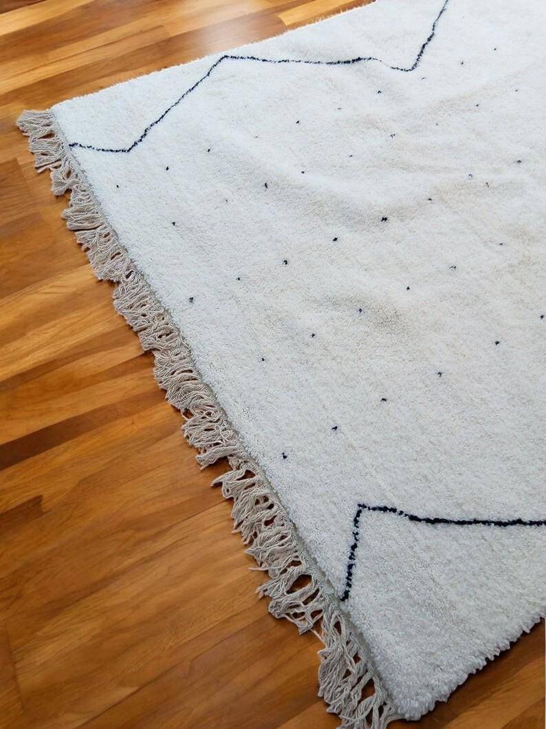 Beni Ourain Berber rug made of Atlas wool, size 1.5/2.5 m.