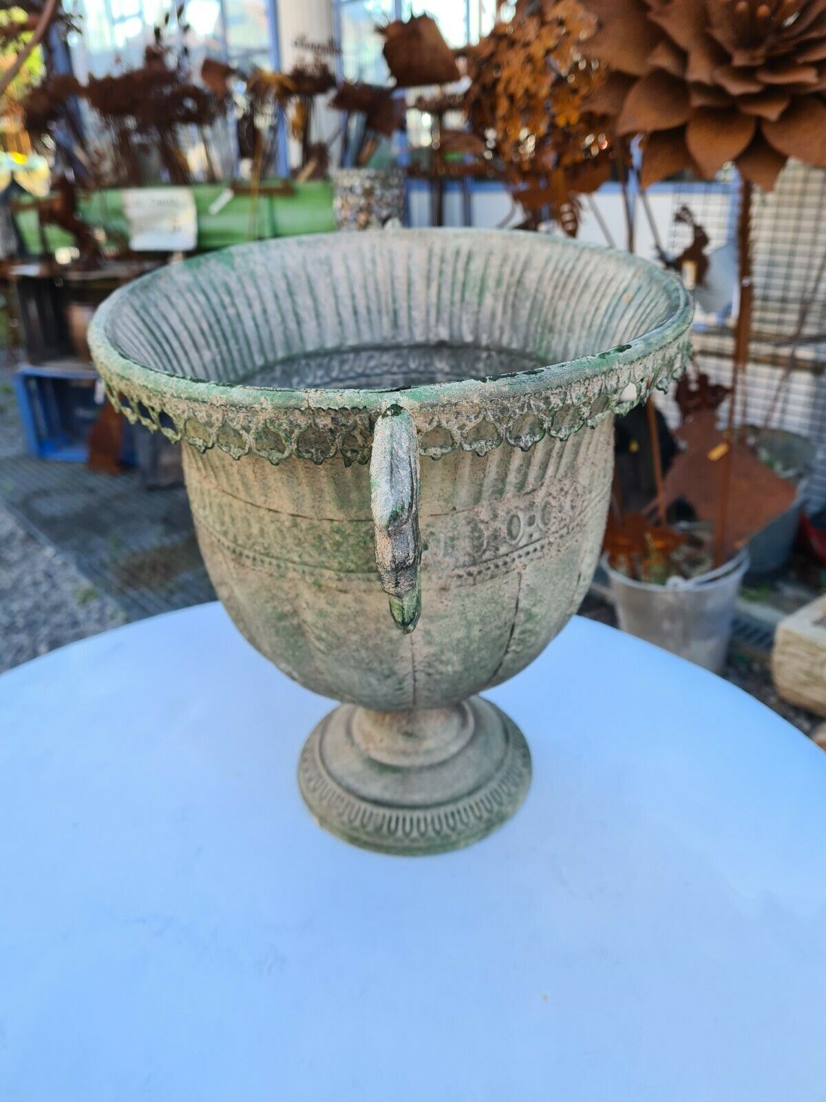 Medici vase in patinated iron