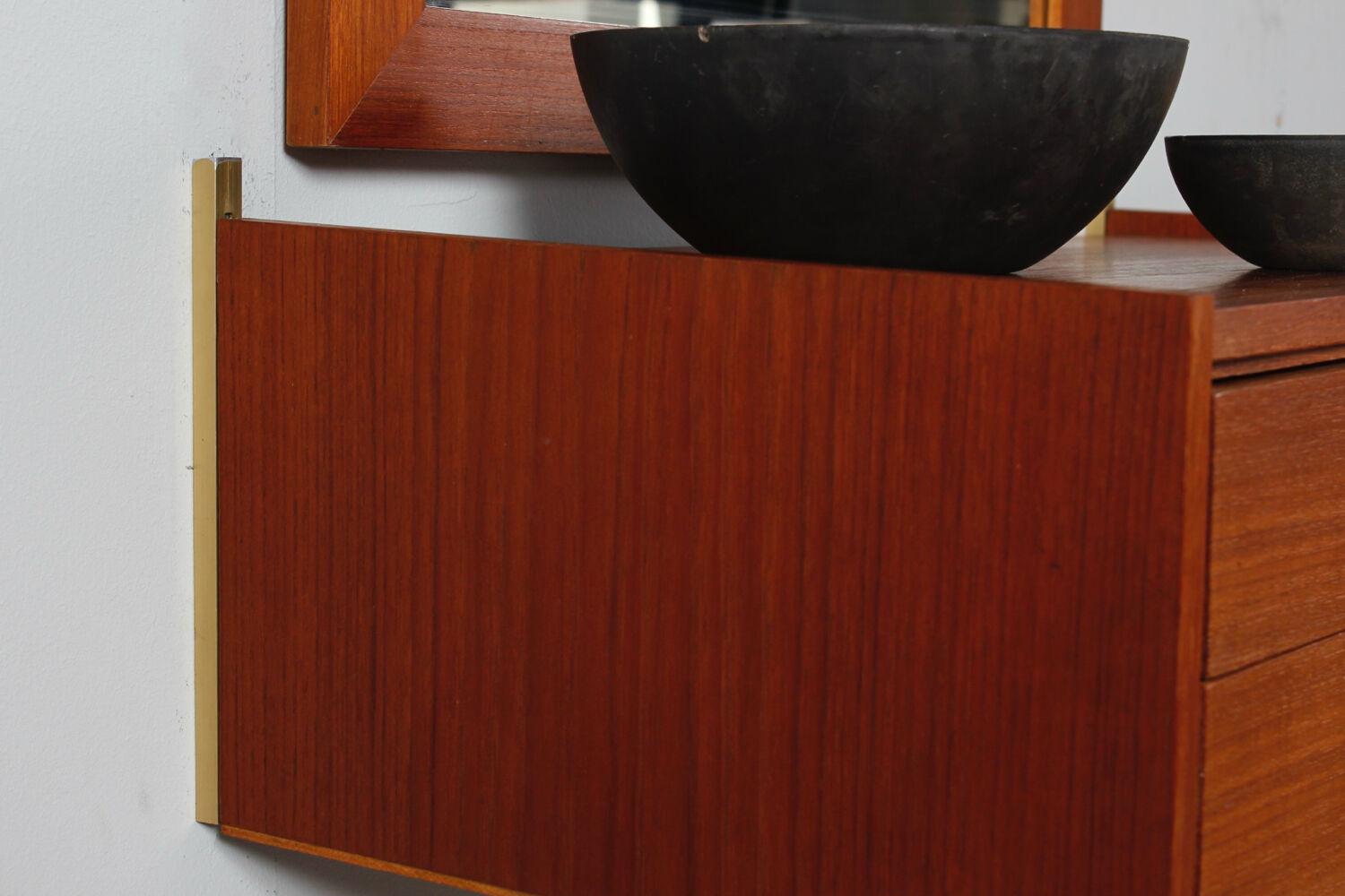 Vintage Teakholz Wandkonsole mit Spiegel Flur Kommode WKS design