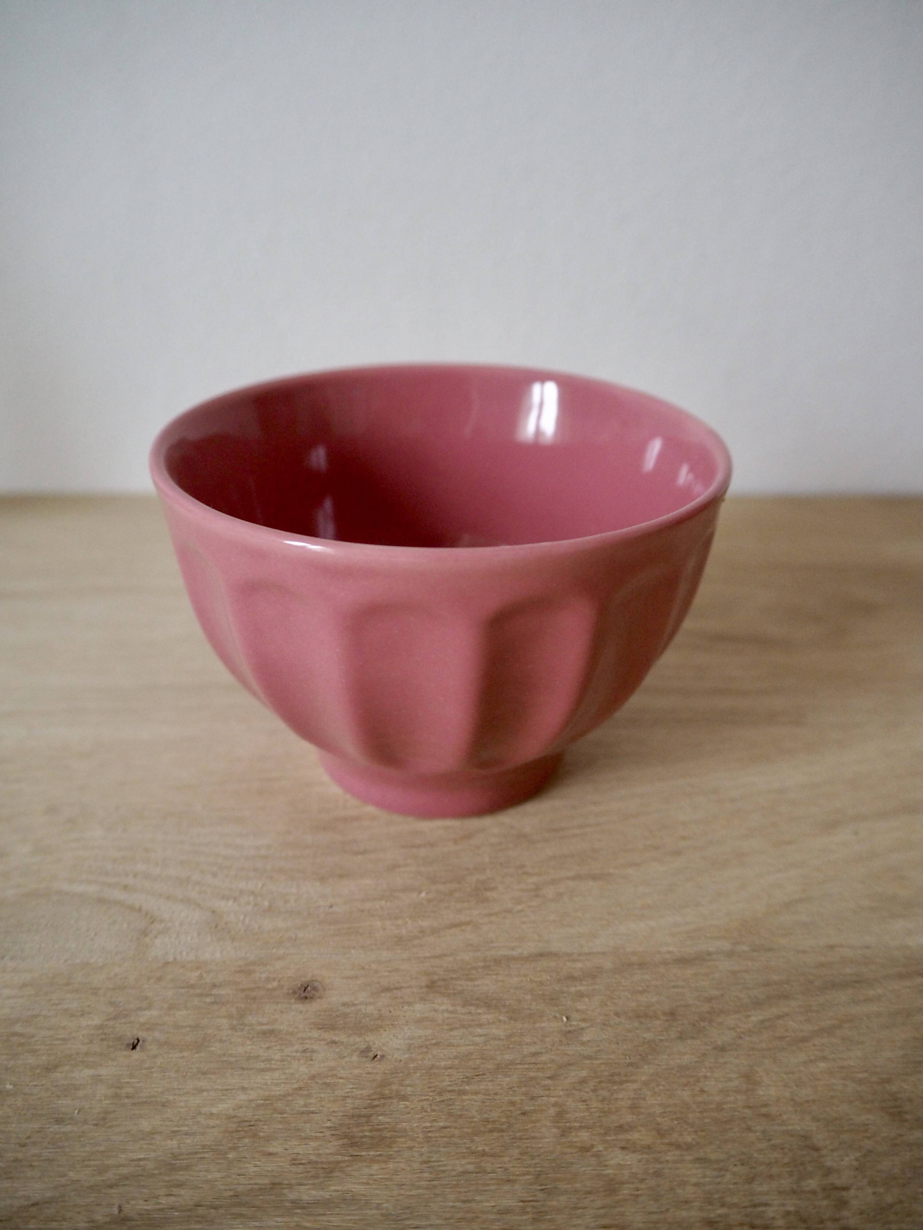 6 small pink bowls