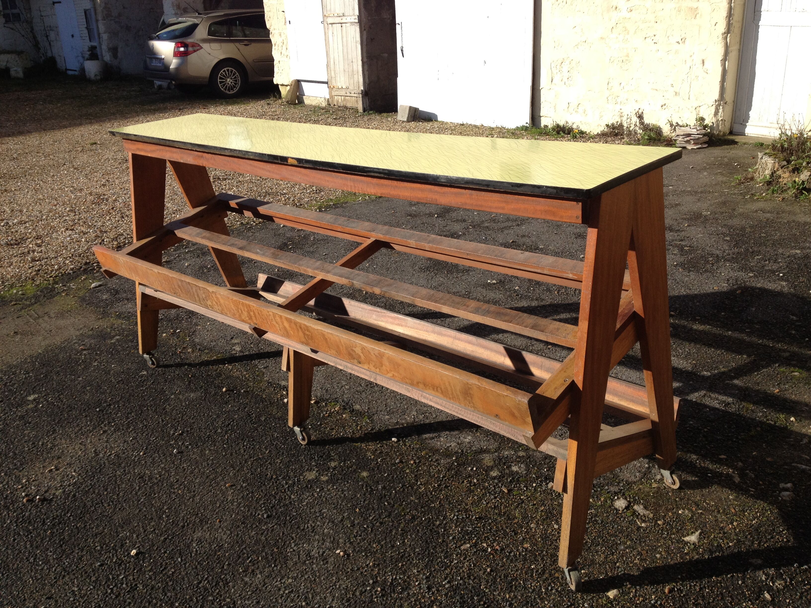 Formica 50s display.