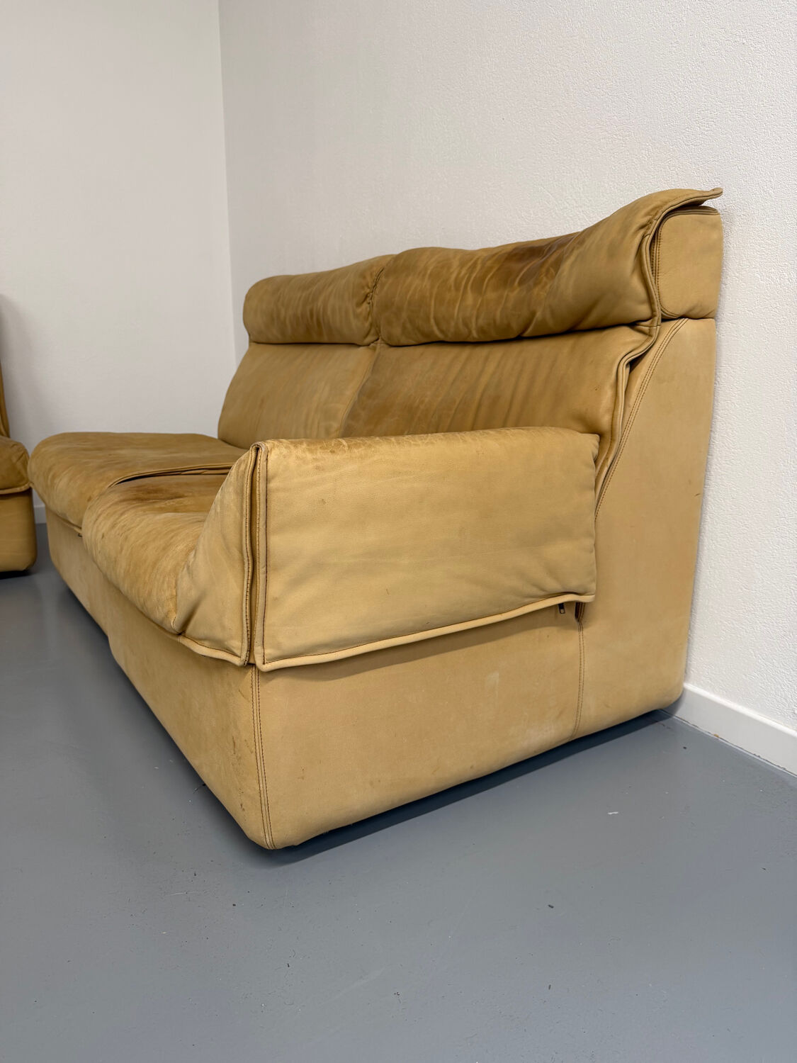 Modular camel leather sofa, 1980s vintage design.