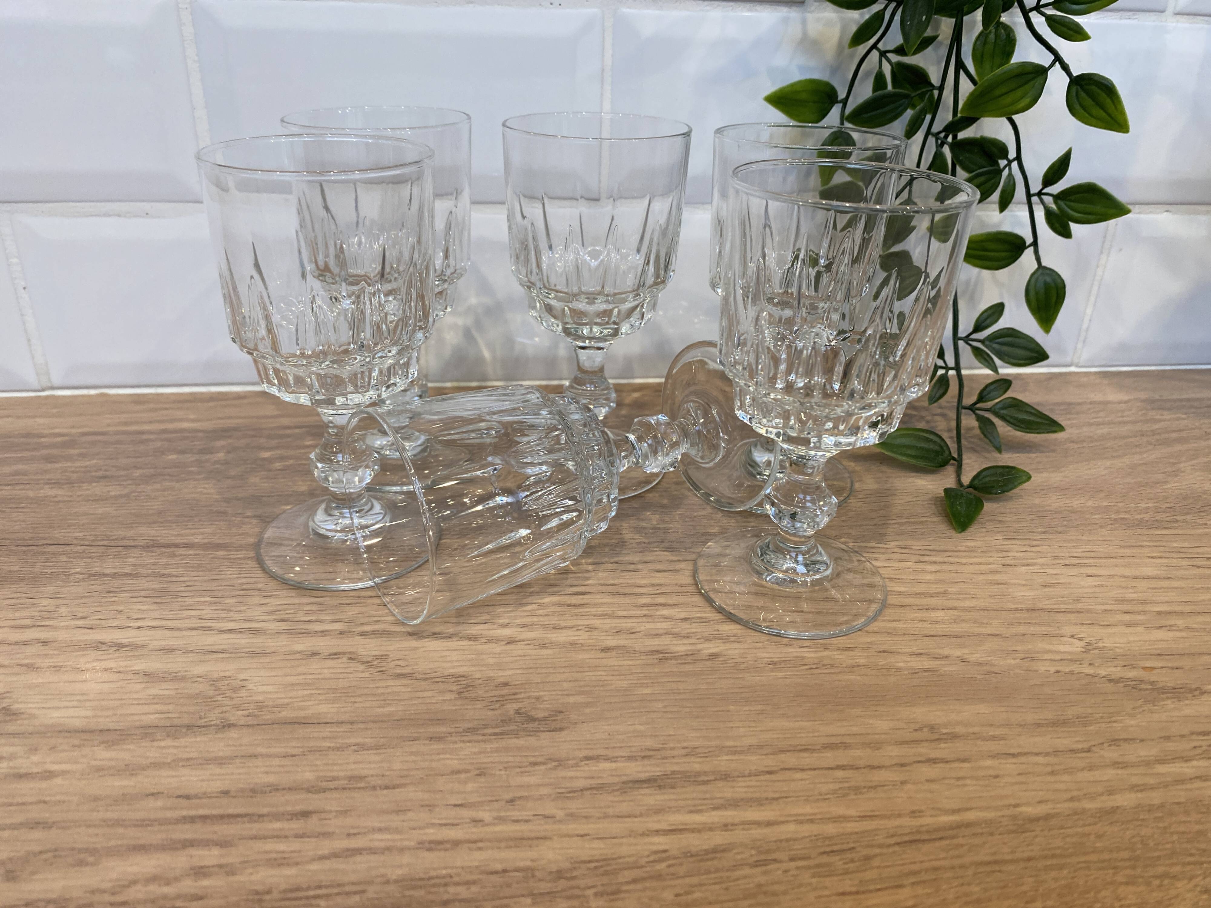 Set of 6 Luminarc Lance white wine glasses