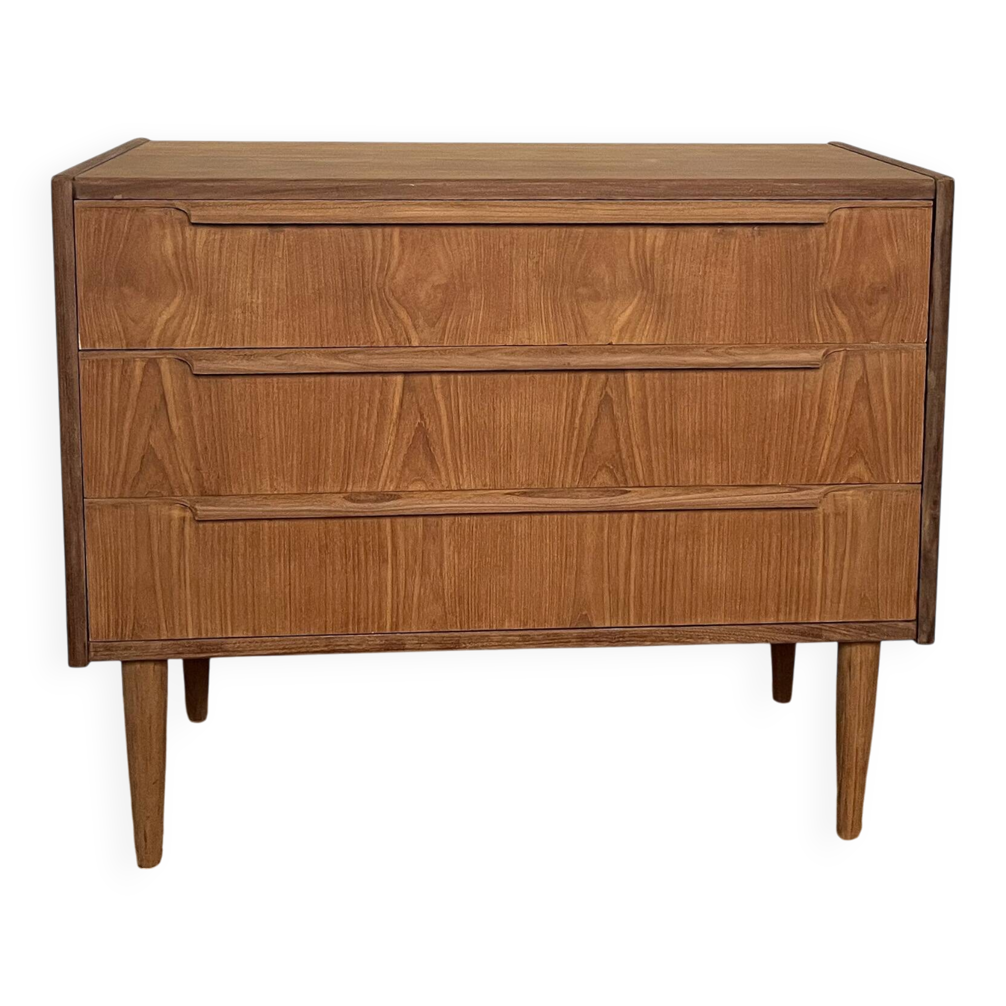 Vintage Scandinavian chest of drawers from the 1960s – 3 drawers – tapered legs