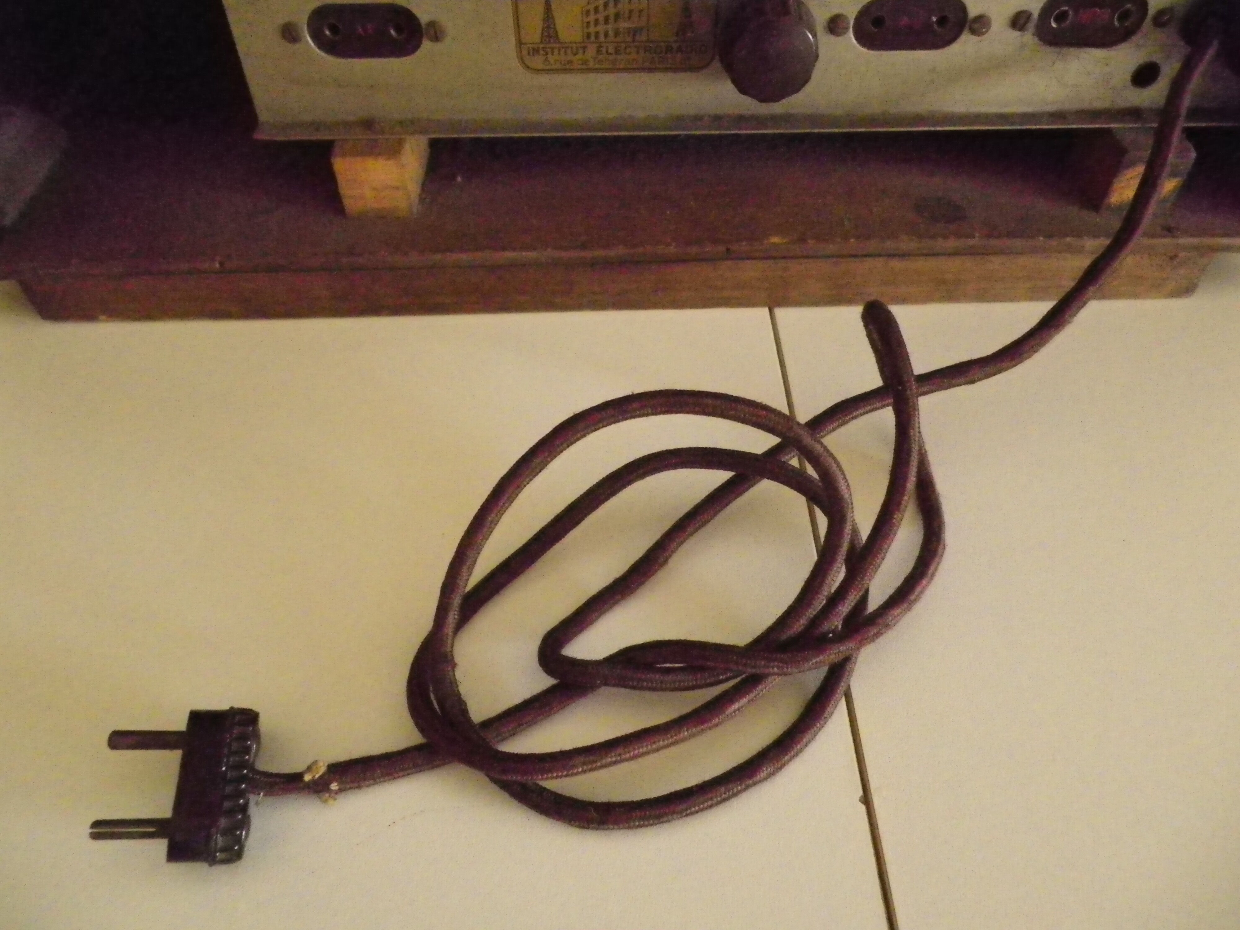 Vintage decoration radio station - Wood, Bakelite - Electroradio Institute, Paris - 50s