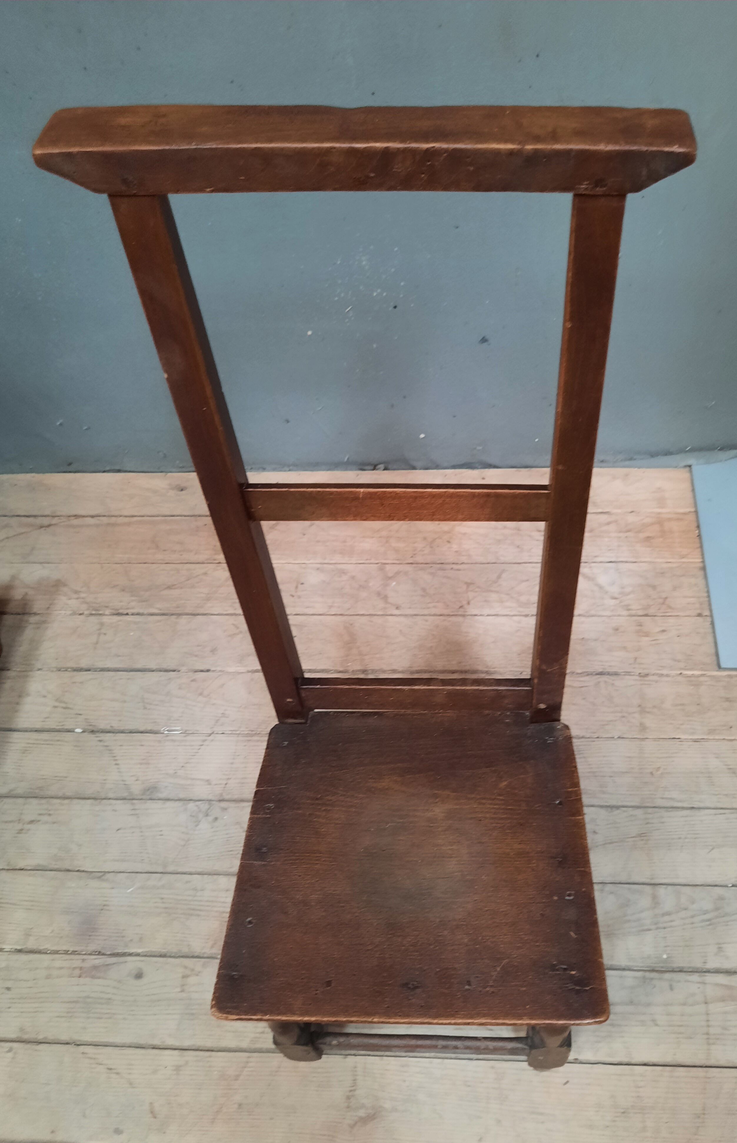 Base chair in solid chene