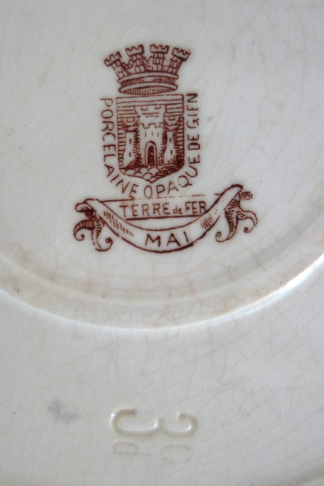 3 serving dishes Terre De Fer Gien model Mai from around 1900.