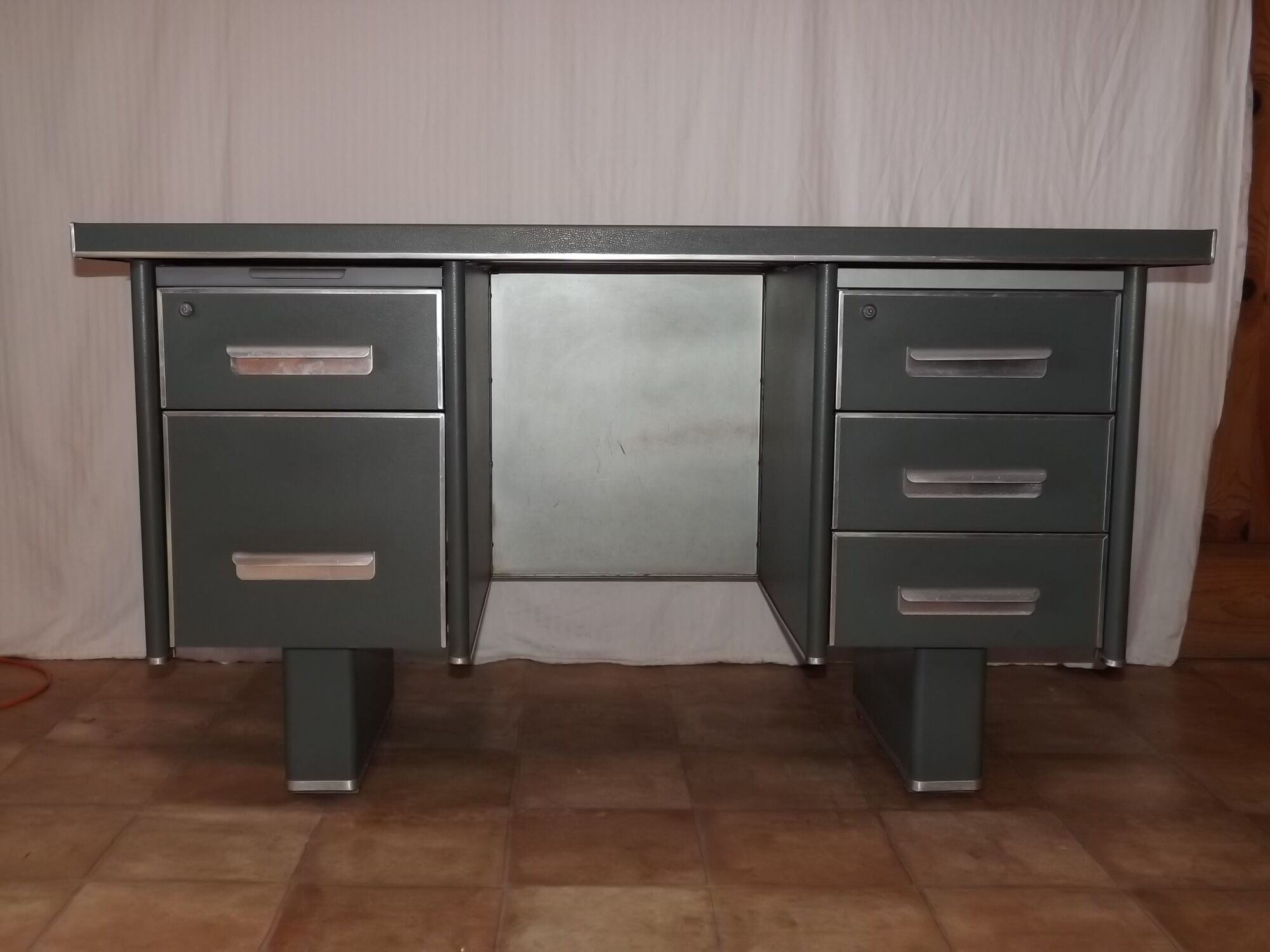 Desk strafor industrial metal covered skai green vintage 1950