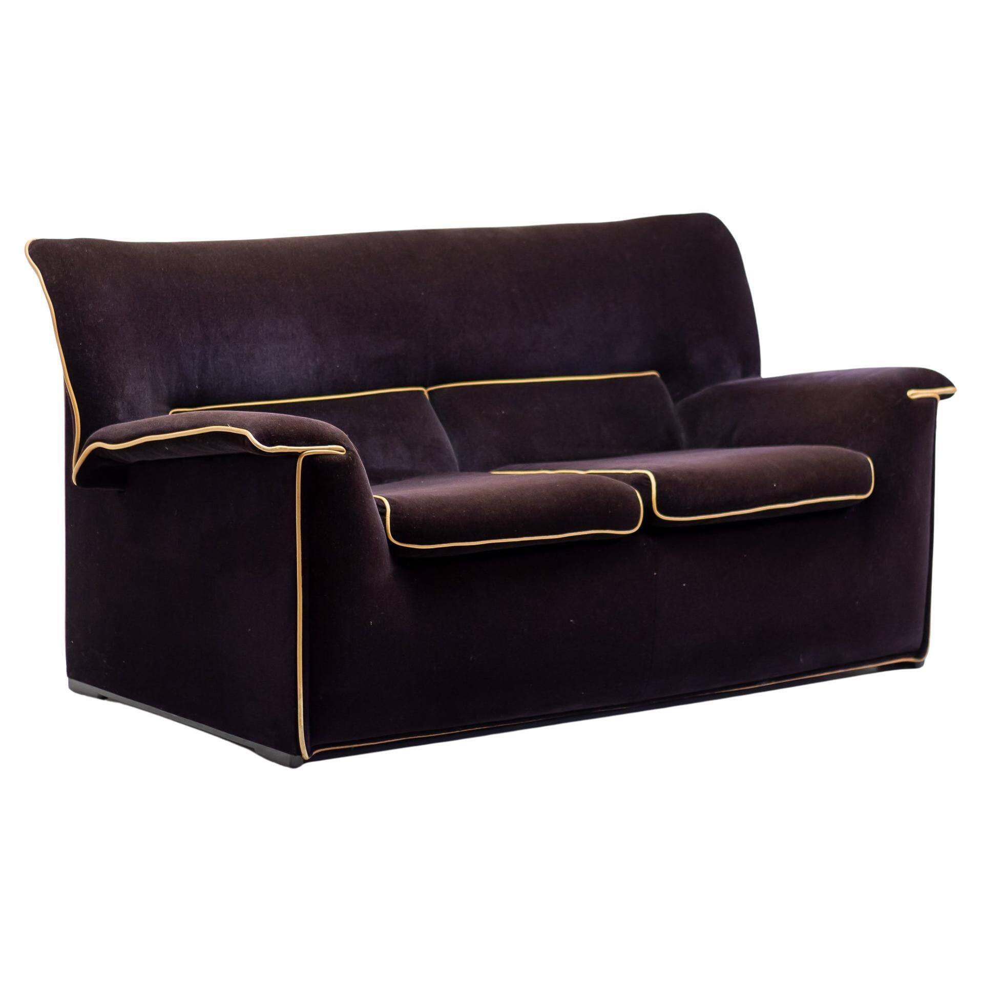 Lauriana sofa in velvet by Afra & Tobia Scarpa