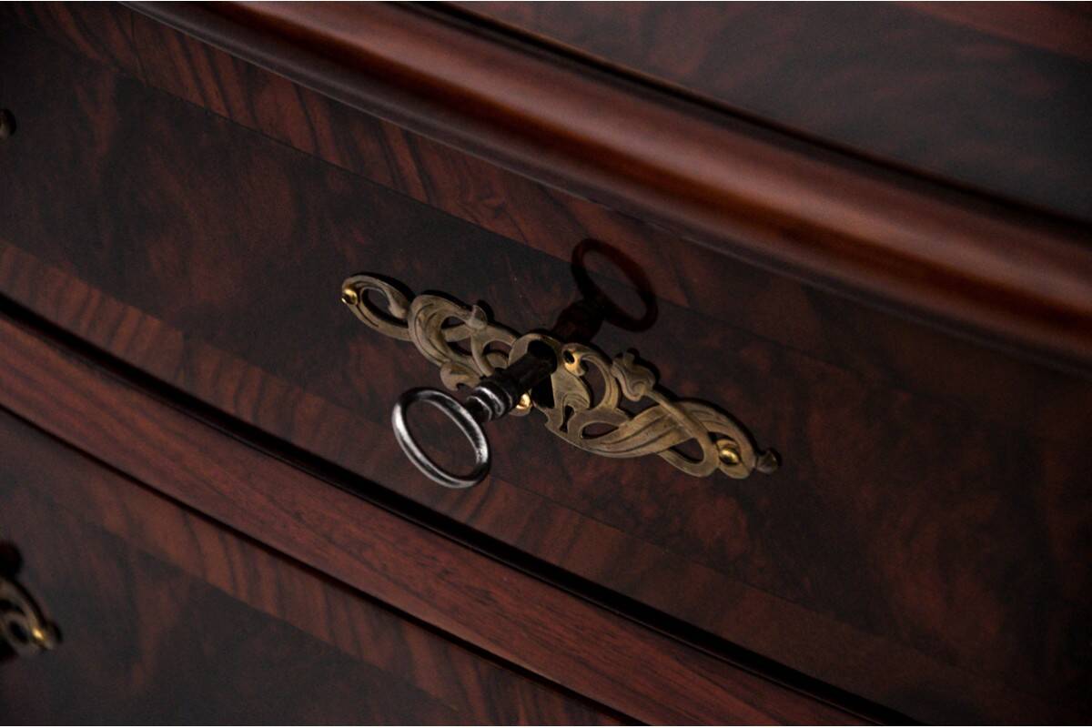 Walnut chest of drawers, Northern Europe, circa 1890. After renovation.