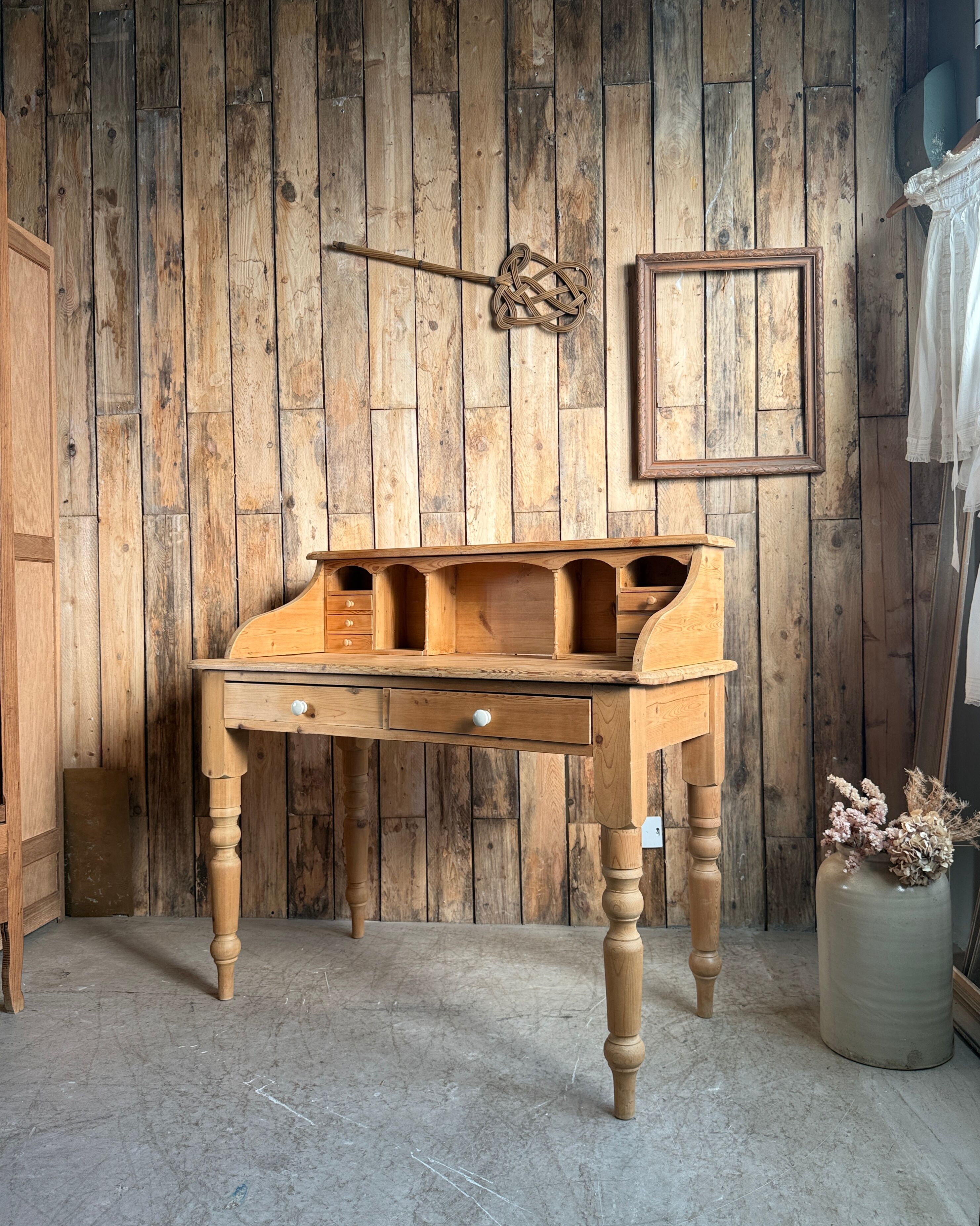 English desk with steps in solid pine (renovated)