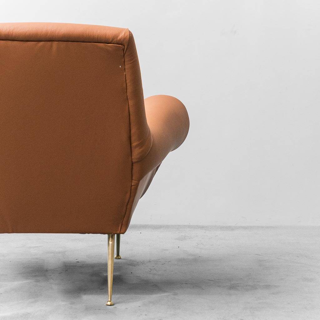 Poltrona in ecopelle gigi radice minotti anni ’50 vintage modernariato