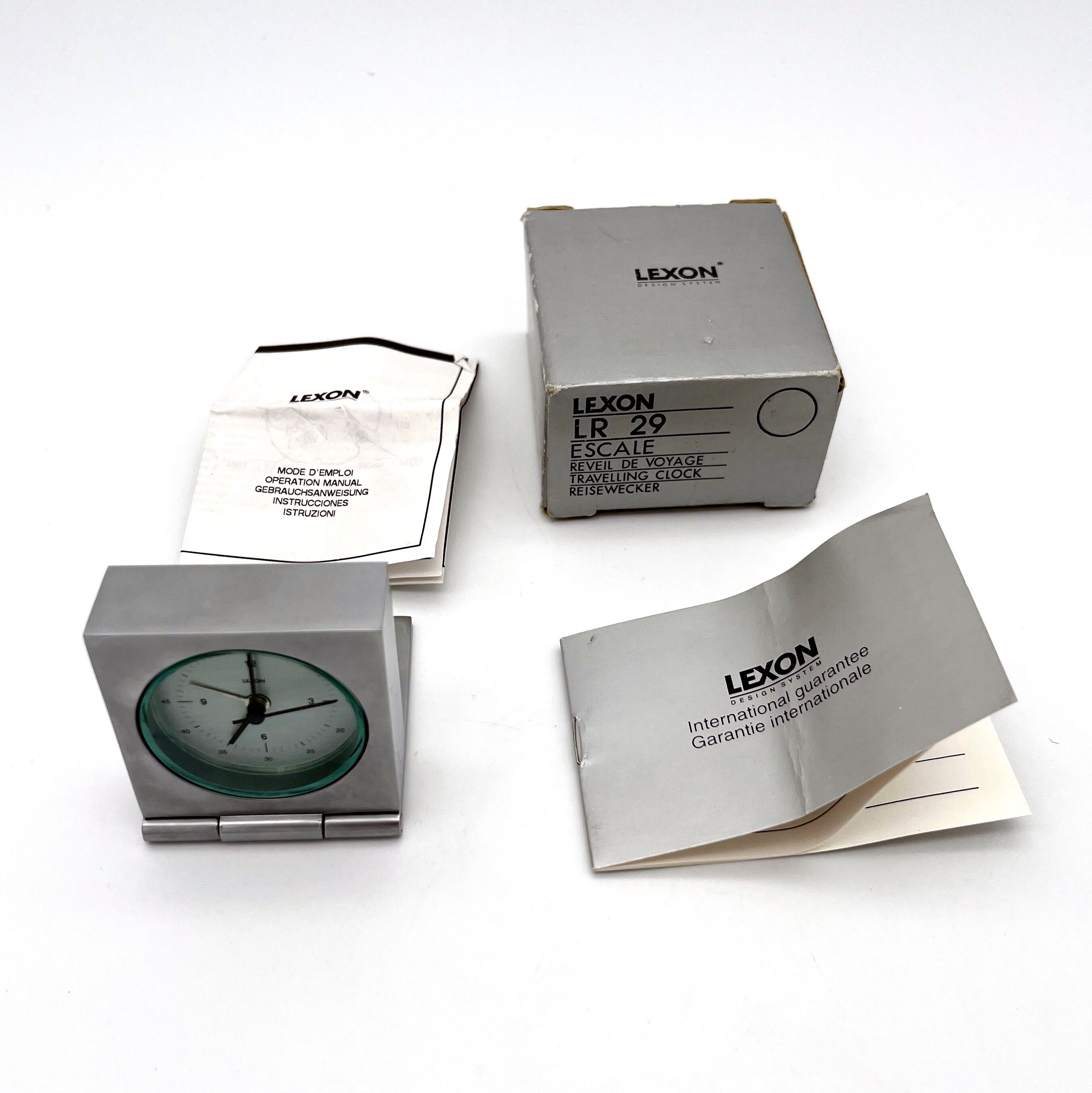 Herve Houplain horloge reveil "Escale" pour Lexon