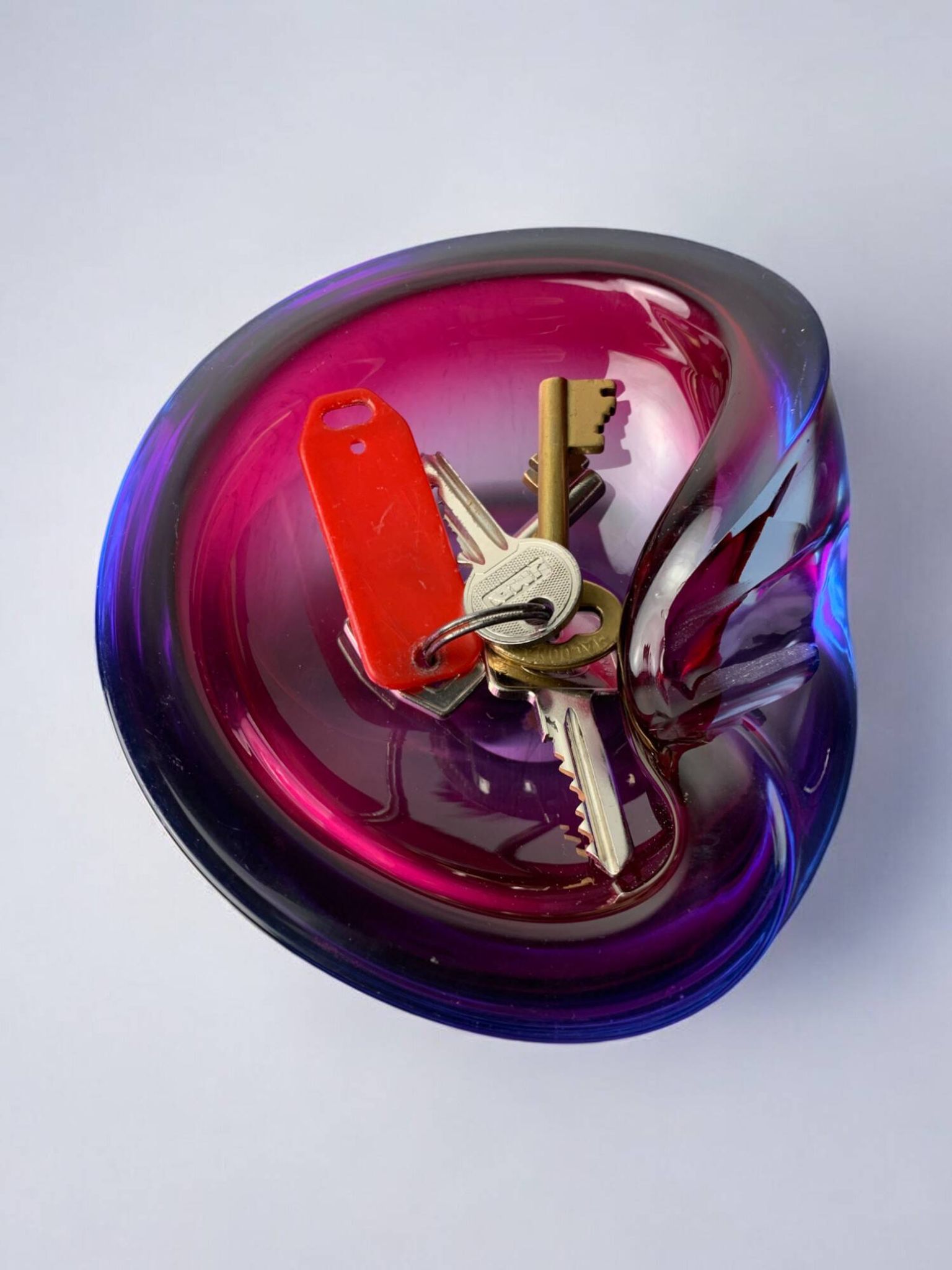 Sommerso pink and purple Murano glass tray by Flavio Poli