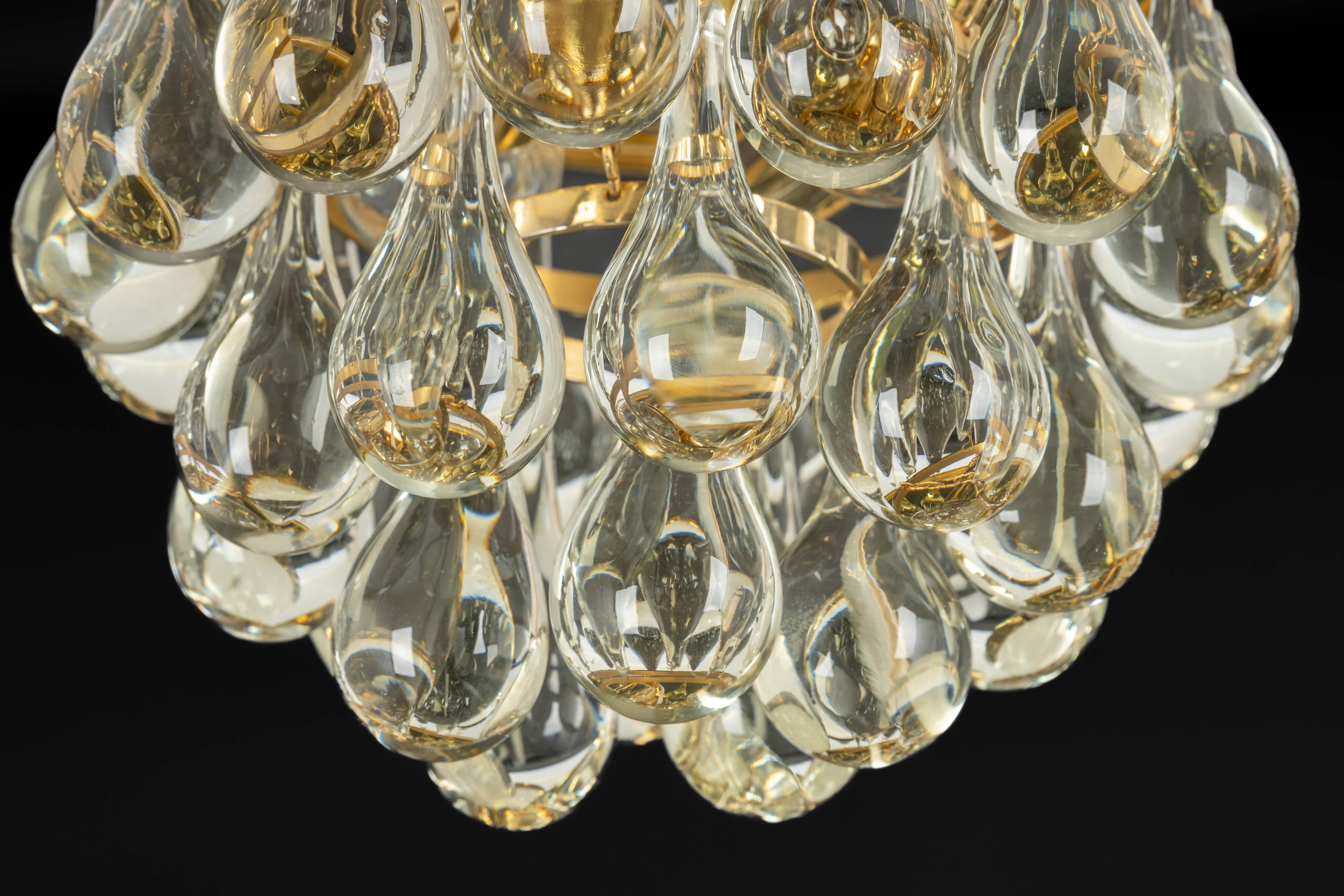 Small Murano glass ceiling pendant in the shape of a drop by C.Palme, Germany, 1970s.
