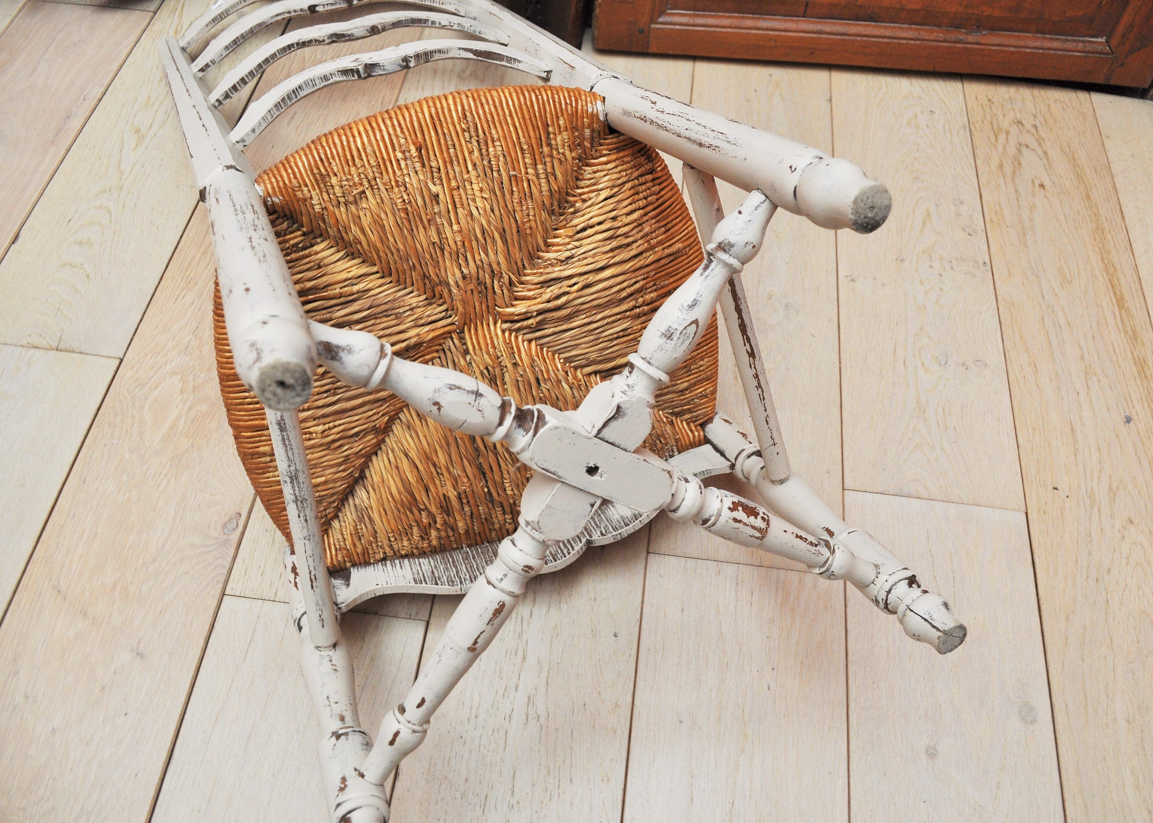 Chair provençale of nanny, mulched, white patina