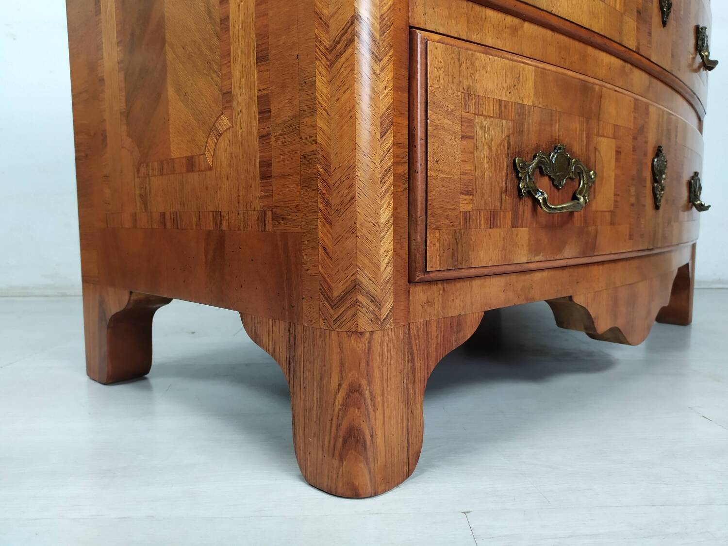 Commode de style marqueterie