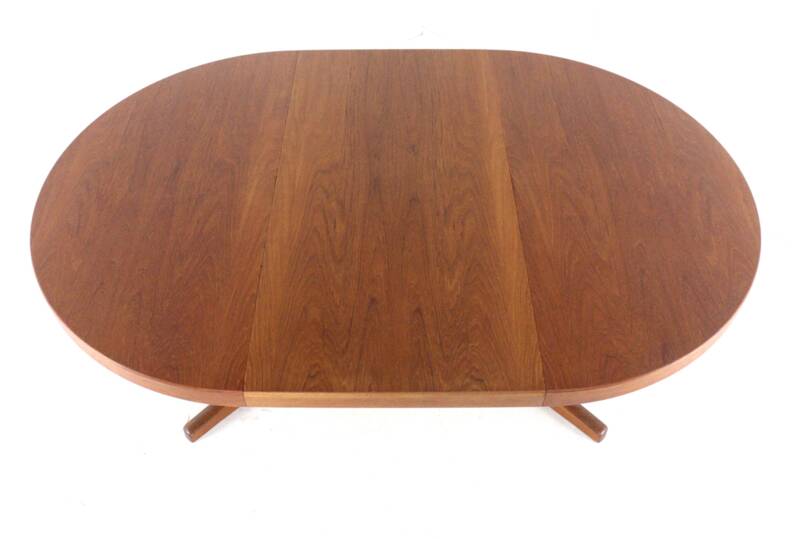 Danish round 1x extendable dining table 'Outrup' - teak