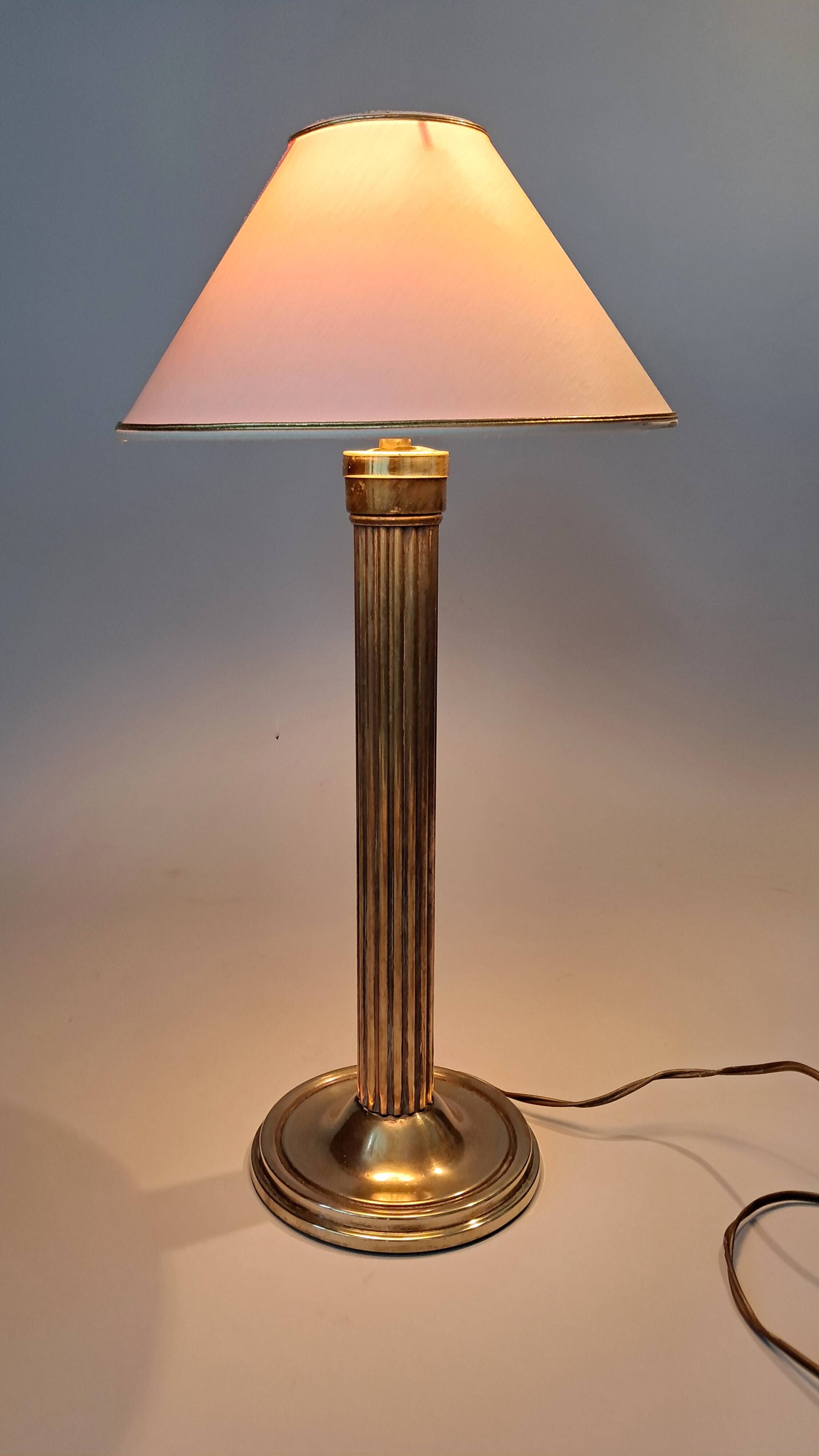Neoclassical lamp in gilded brass 1940/1950.