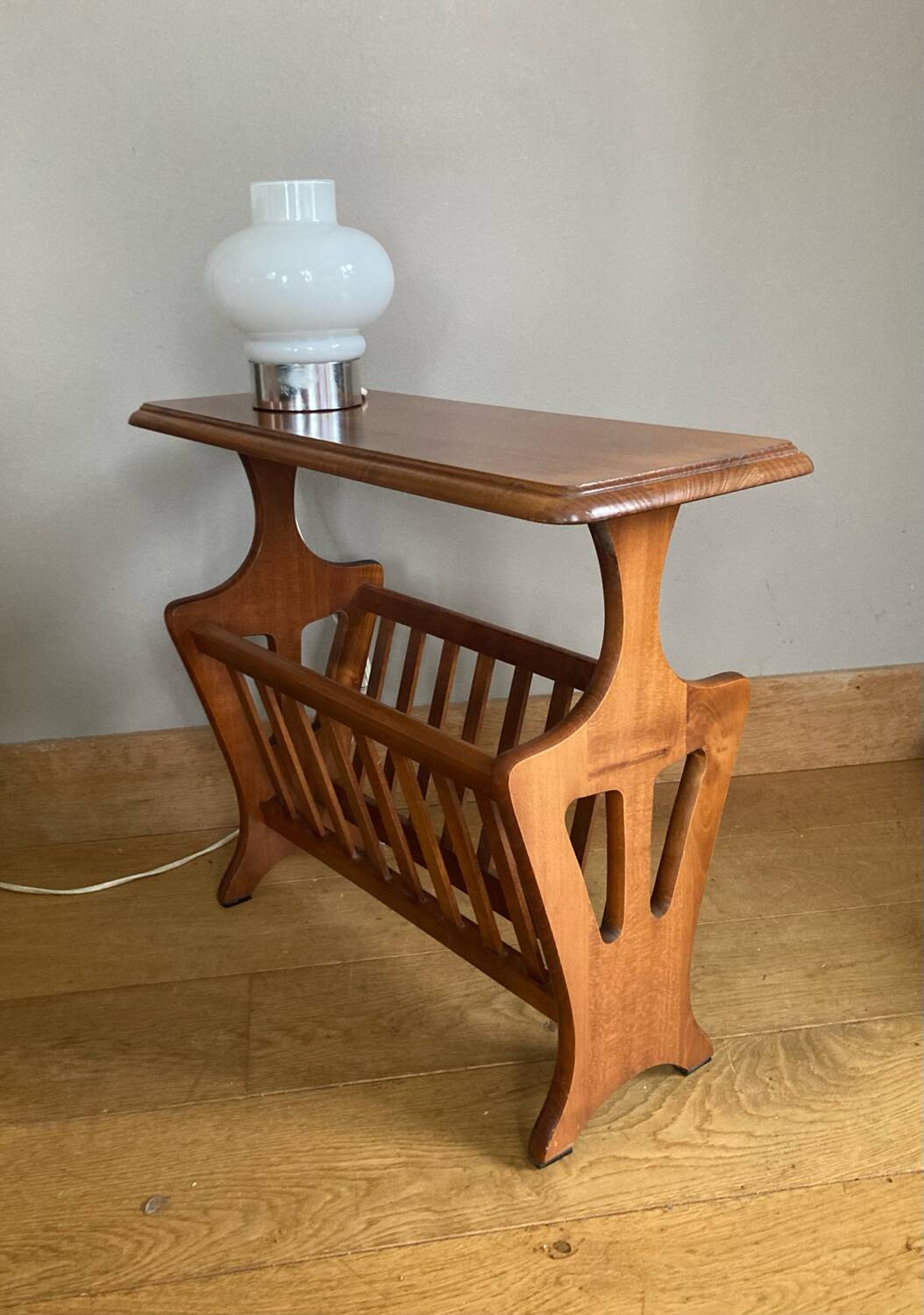 Vintage magazine rack with shelf, Solid cherry wood side table from the 1990s