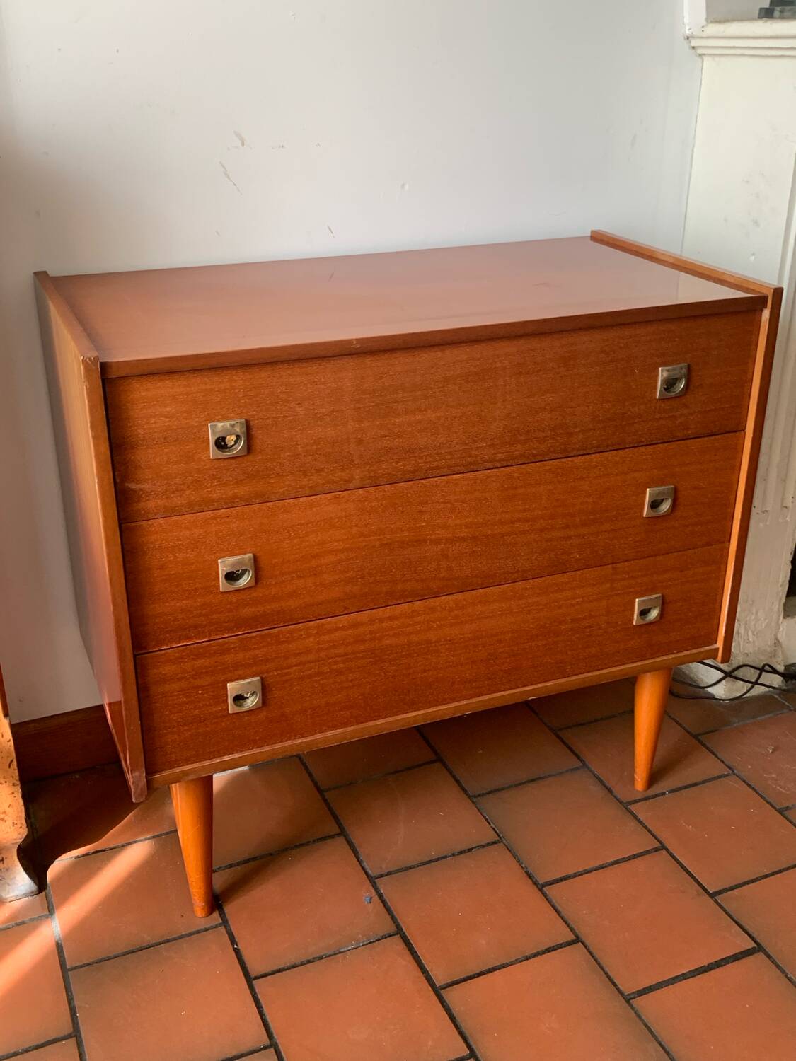 Scandinavian 3-drawer chest of drawers