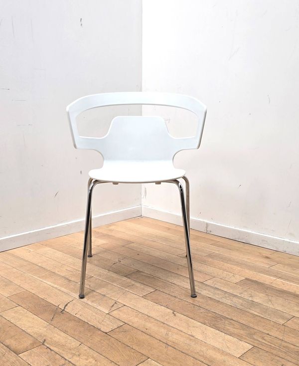 Suite de 8 chaises Segesta 500, Alias