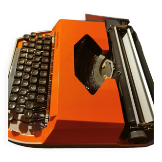 Vintage typewriter.