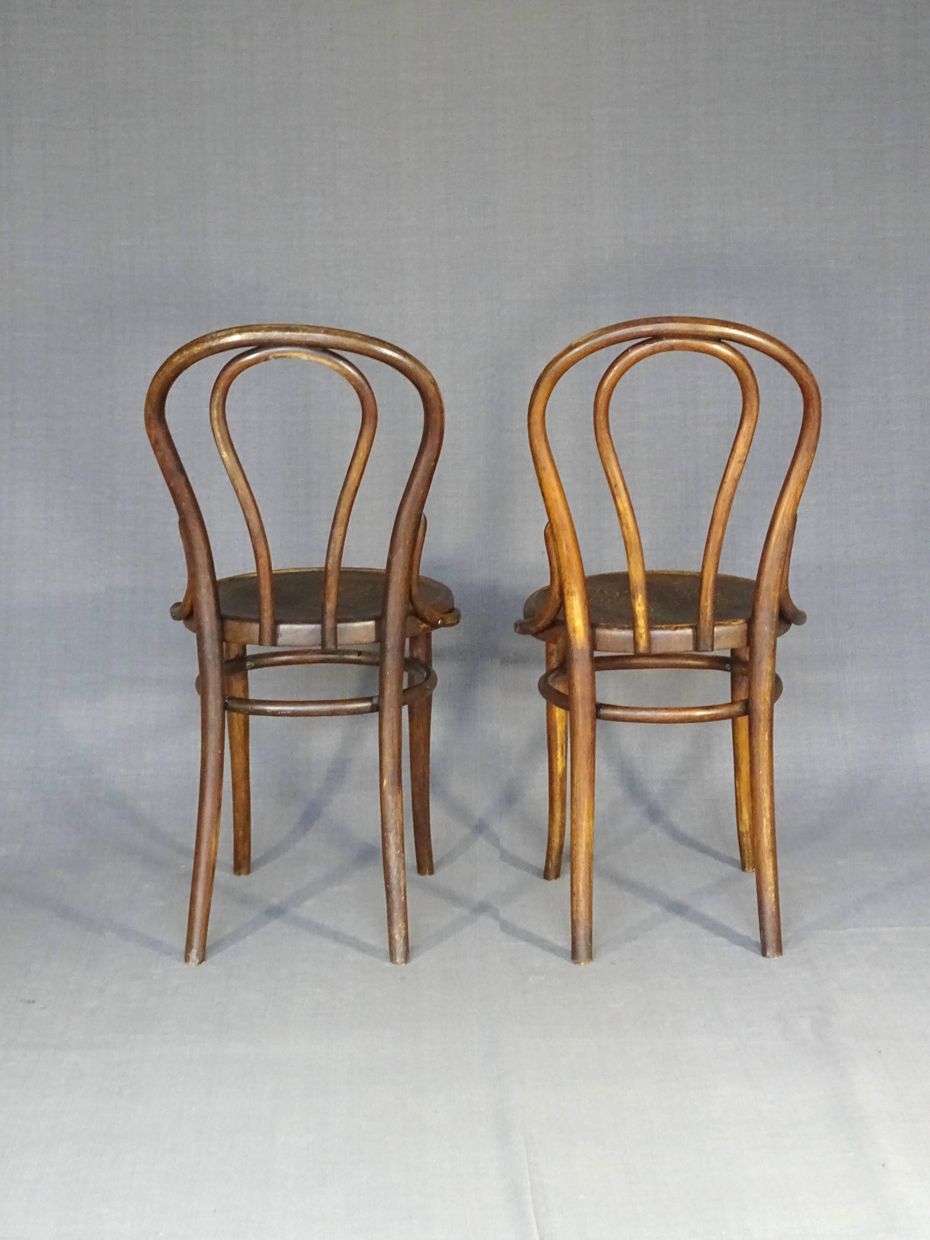 Pair of kohn n°18 1/2 bistro chairs from 1900, wooden seat - no thonet -
