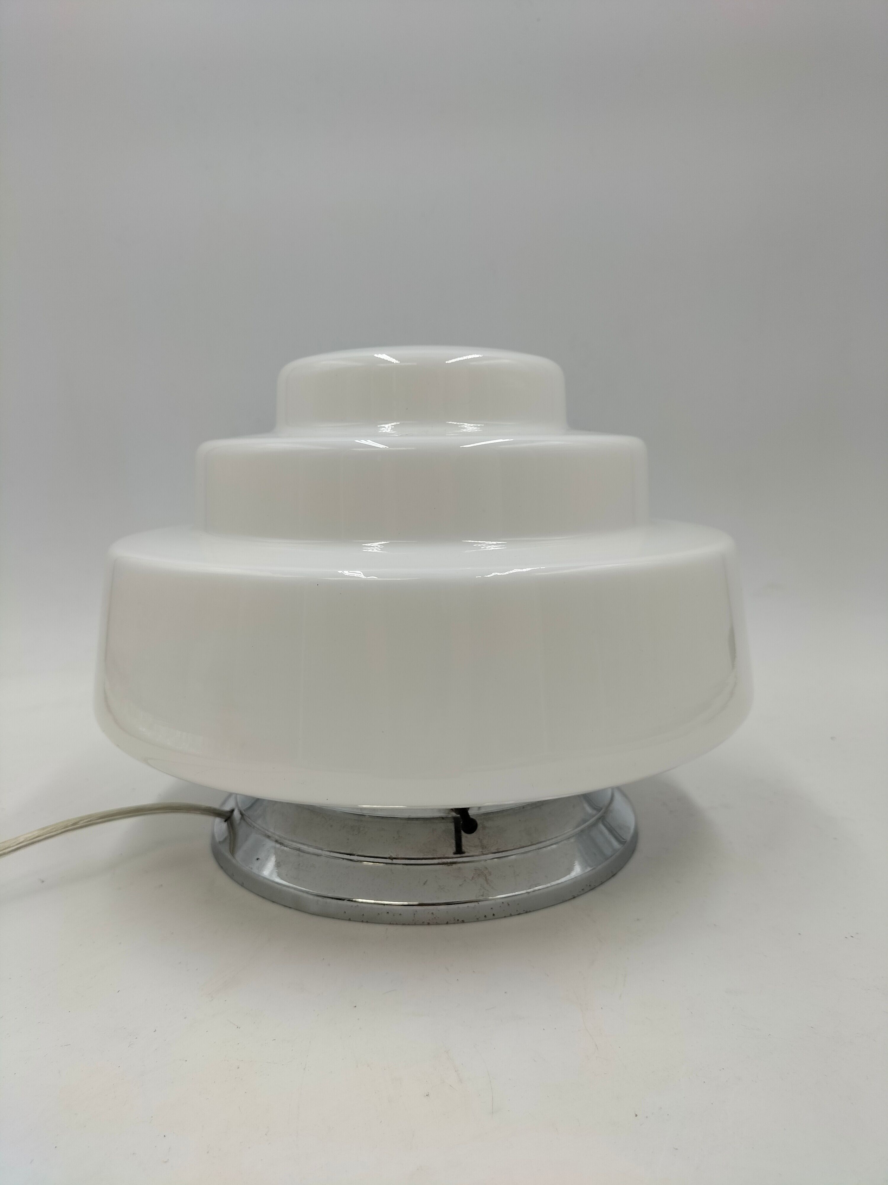 Art deco building lamp