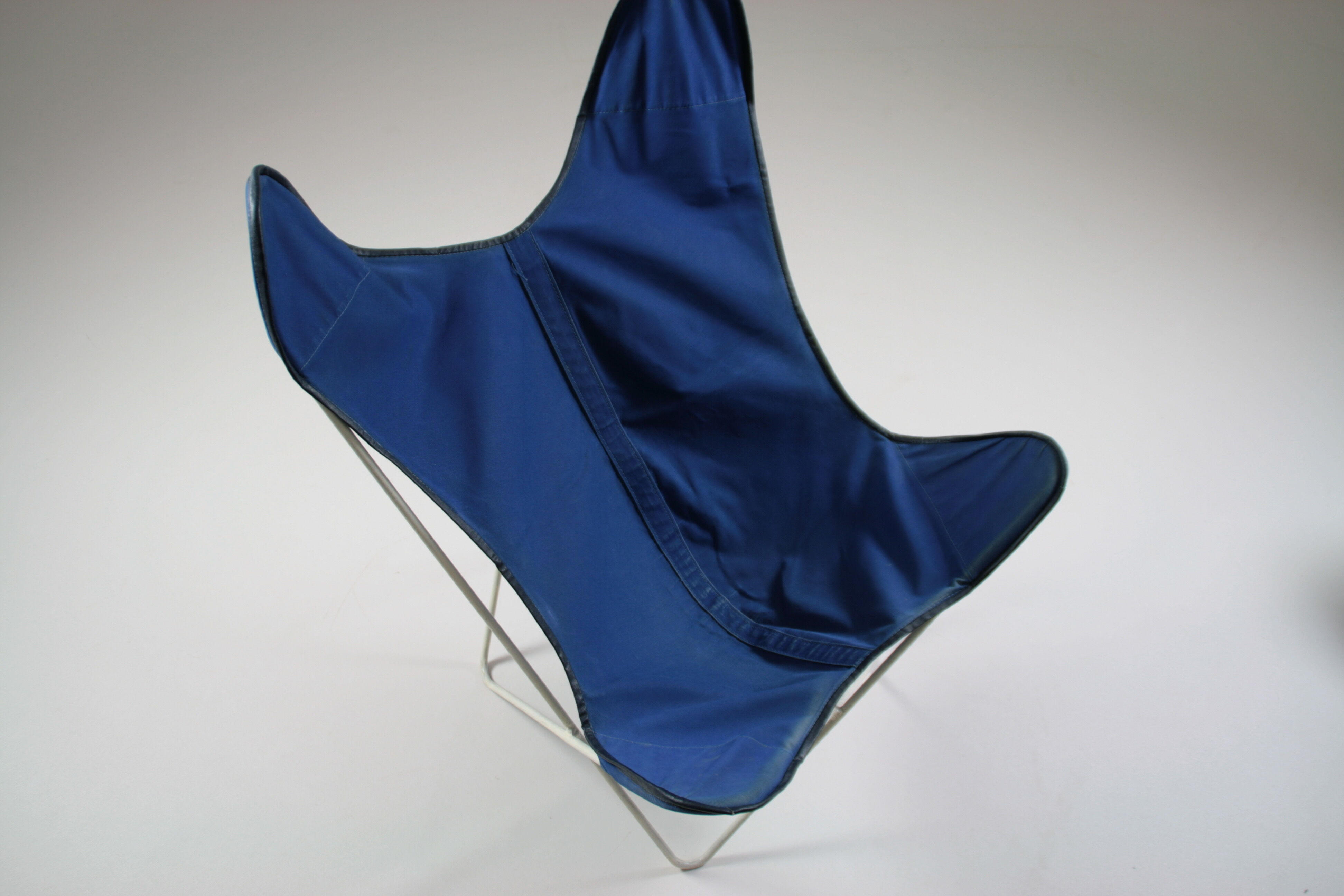 Pair of AA butterfly armchairs, 1970s