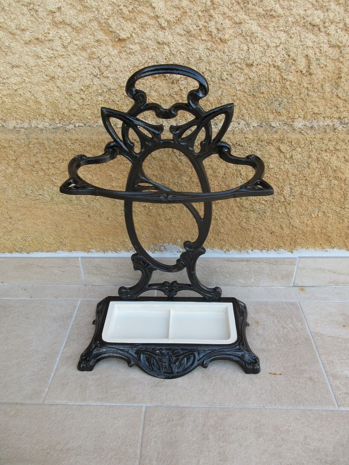 Cast iron umbrella holder