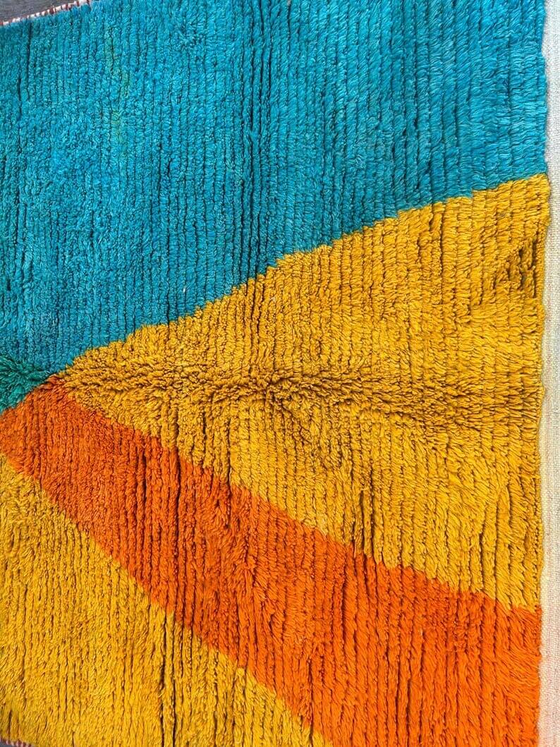 Handmade traditional Moroccan Berber rug size 150 x 250 cm