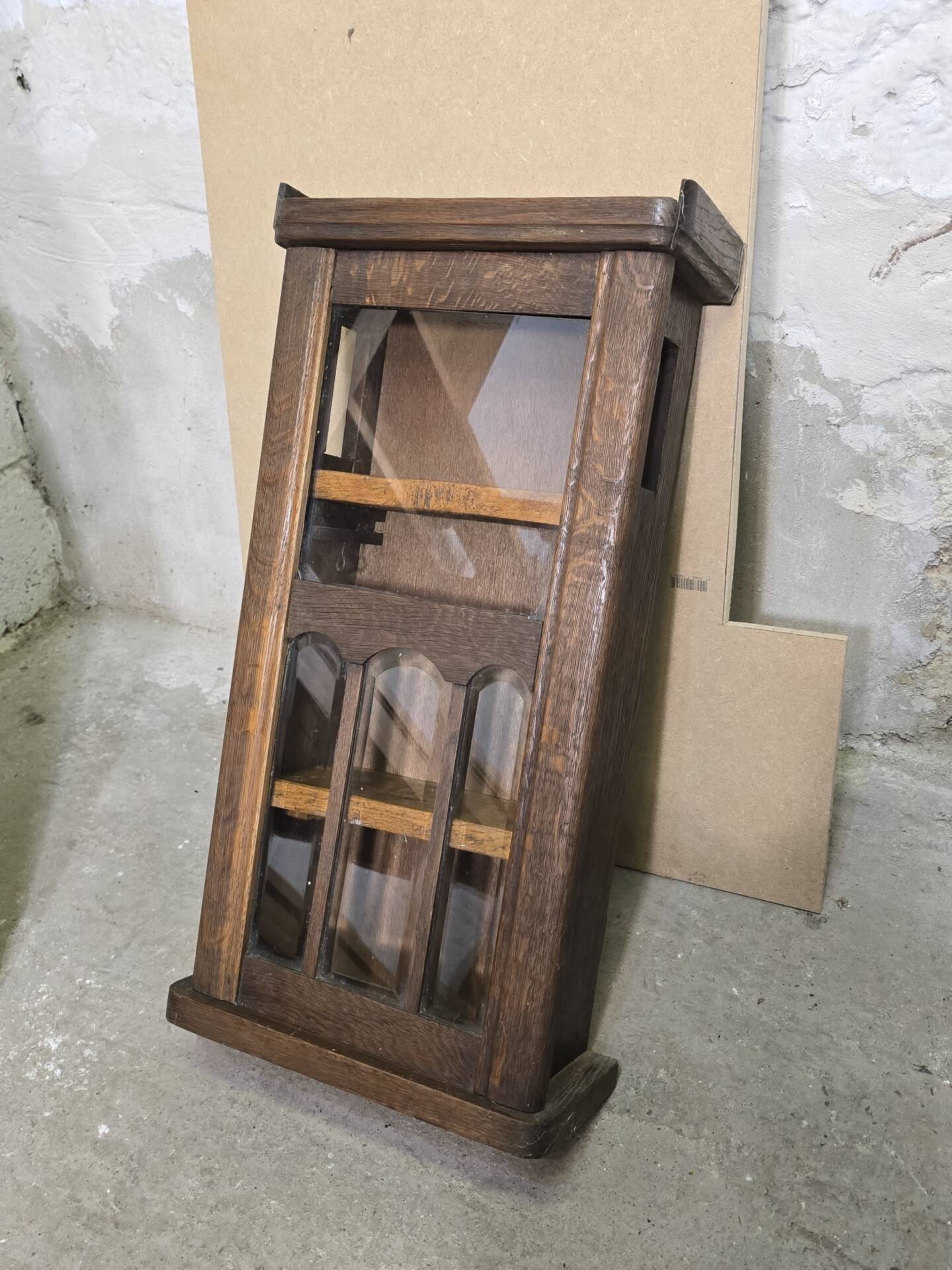 Vitrine en bois et verre biseauté 1920