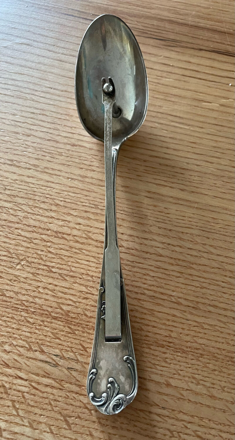 Cuillère à sauce à piston en métal