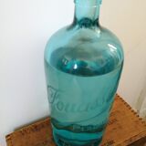 Carafe bleue issue d'une bouteille de siphon à eau de Seltz